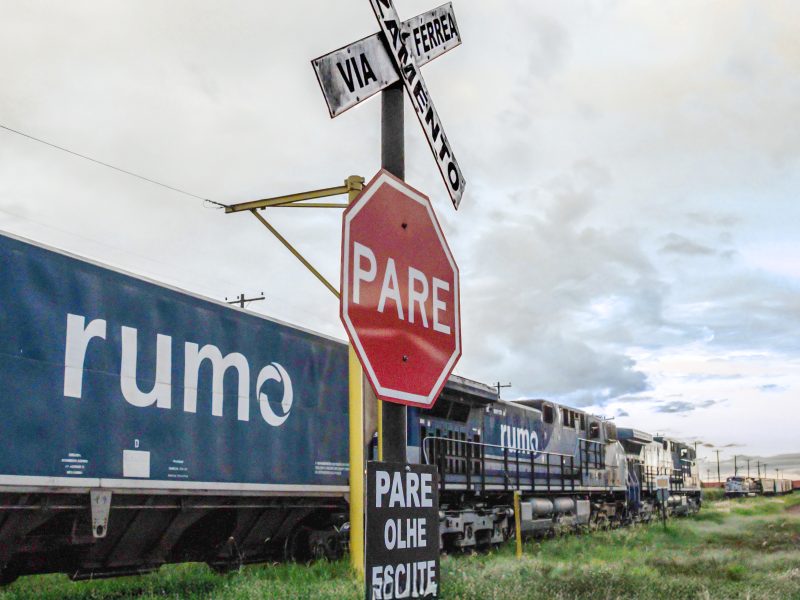 Segurança no trânsito no entorno das operações ferroviárias | Rumo